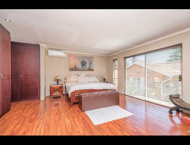4 BEDROOM FREEHOLD FOR SALE IN WELTEVREDEN PARK
